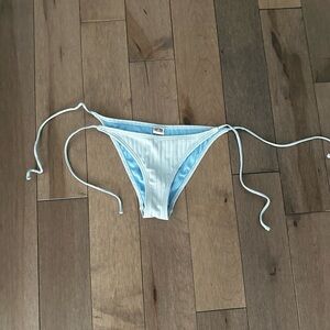 Ron Jon string/tie bikini bottom! Medium coverage bikini bottom!